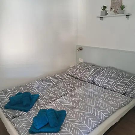 Status Relax مكان تخييم